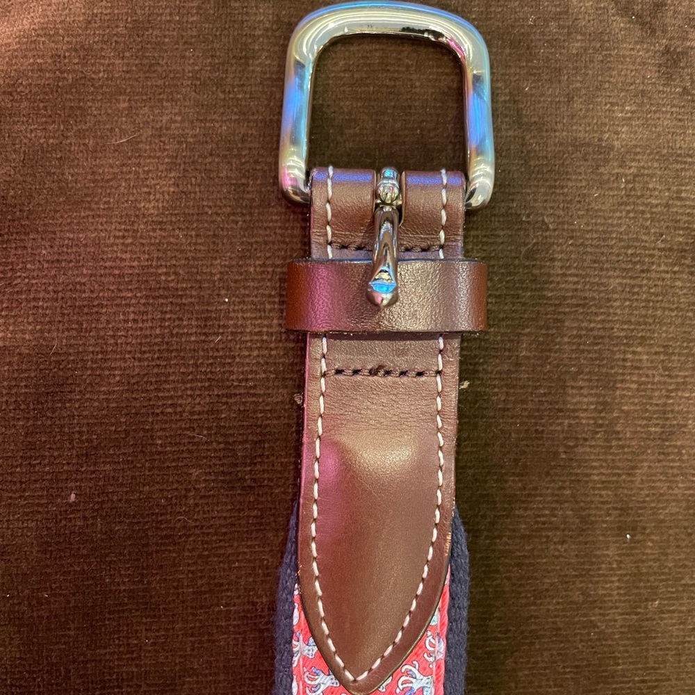 Vineyard vines belt